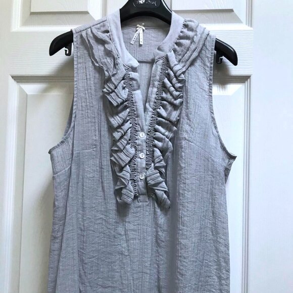 Cute LAPIS Ruffle Sleeveless Blouse - Picture 2 of 7